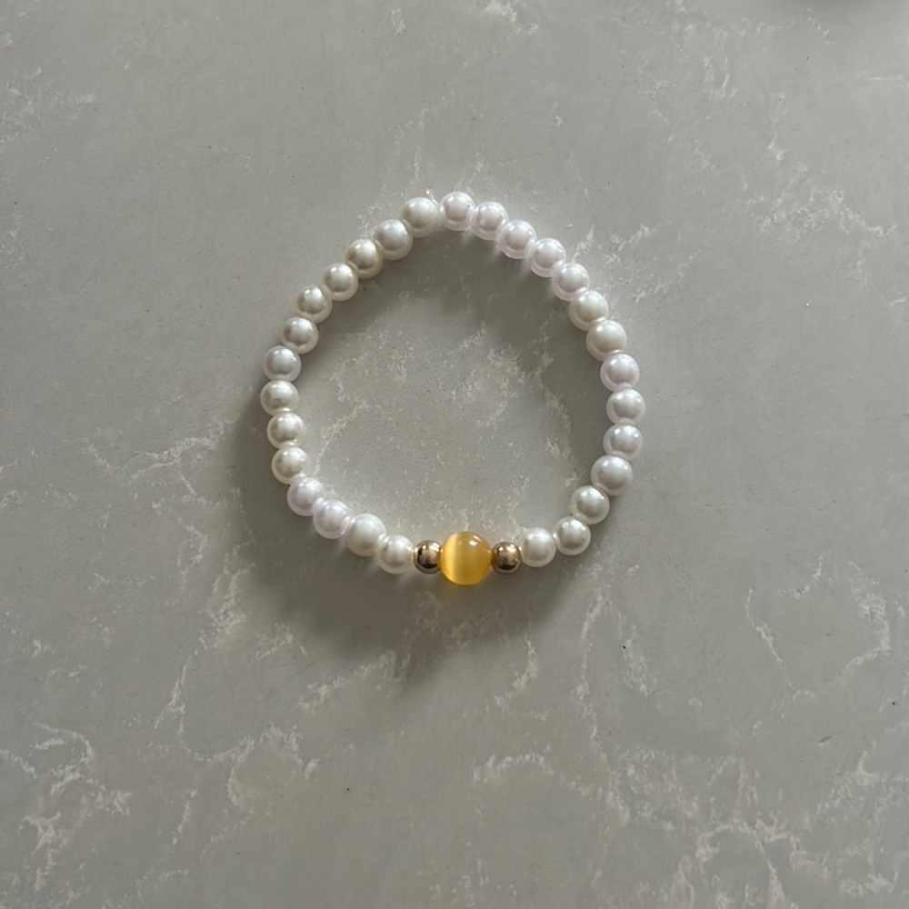 4 bracelets - Picture 4 of 6